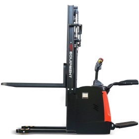 Chariot élévateur à plateforme accompagnante ES16-RS par EP