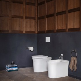 Duravit White Tulip Stand-WC con HygieneGlaze, senza bordo di scarico