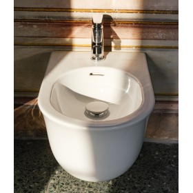 LAUFEN Le nouveau bidet mural The New Classic avec 1 trou de robinet