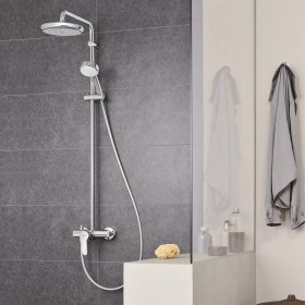 Sistema doccia GROHE Tempesta Cosmopolitan 210 con miscelatore monocomando da parete