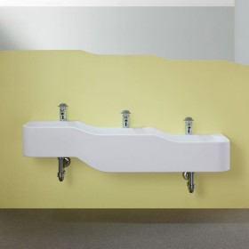 Geberit Bambini Spiel- und Waschlandschaft, 3 Waschplätze, tieferes Becken rechts